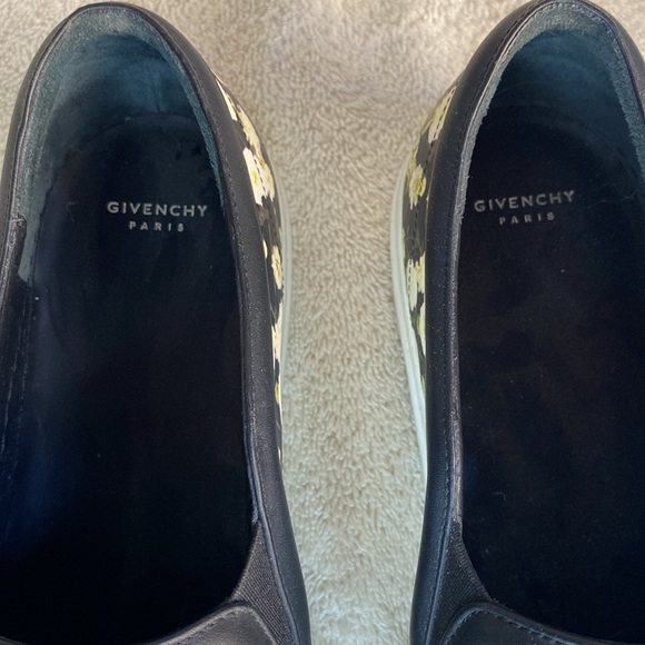 Givenchy Paris Graphic Floral Slip-On Sneakers in Leather (EU 39.5 / US 9.5) - Picture 6 of 7
